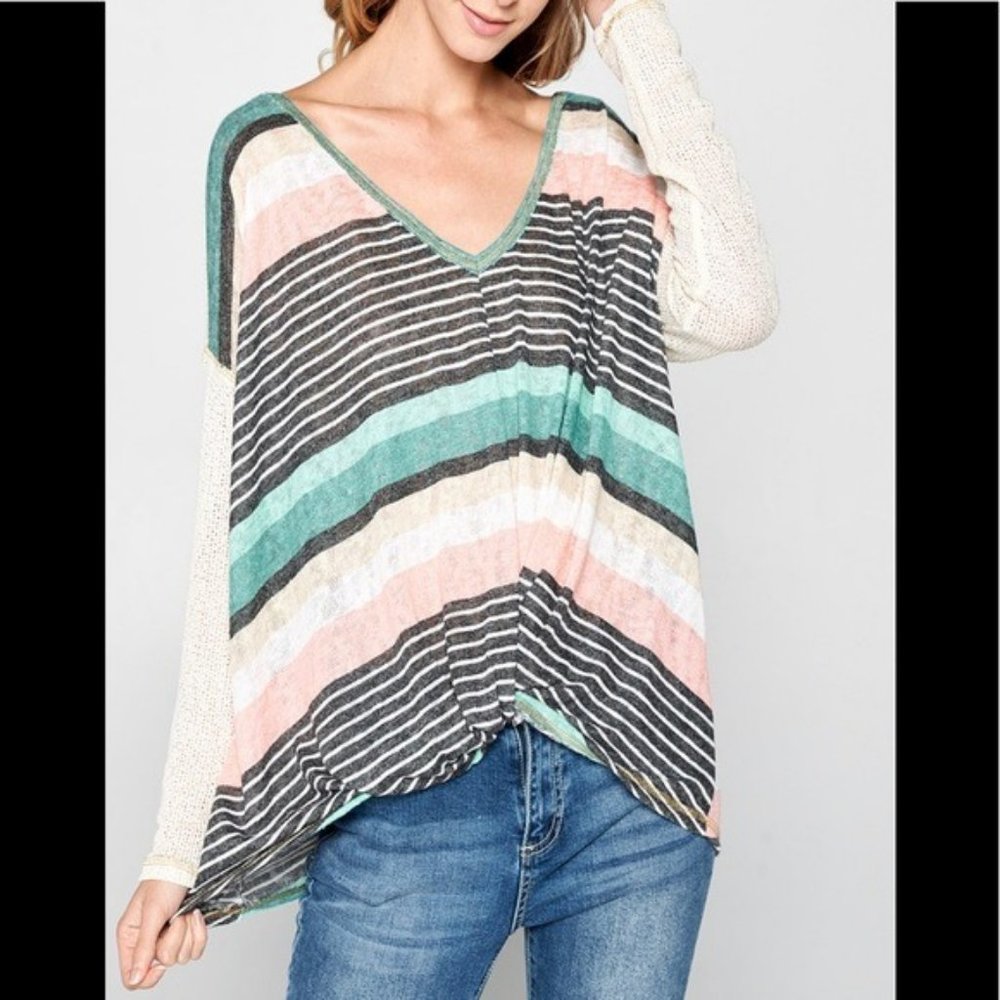 NWT Boho Hummingbird Front Twist V-neck Top Small